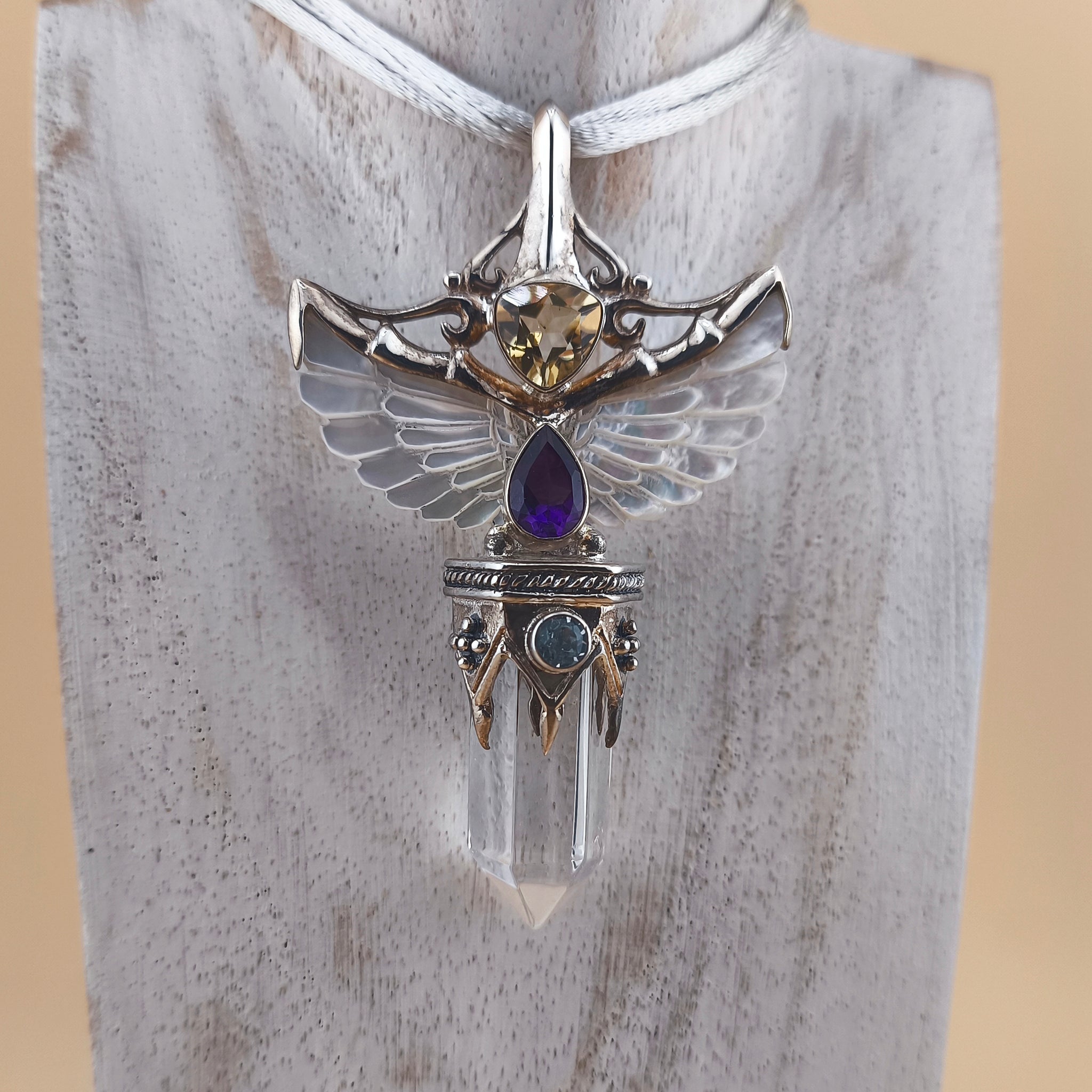 Colgante Talismán Alas de Luz en Plata Maciza